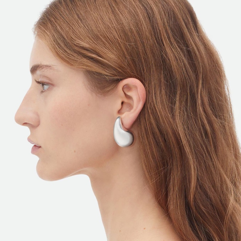 Tear drop earrings in silver. Large - Picture 1 of 4